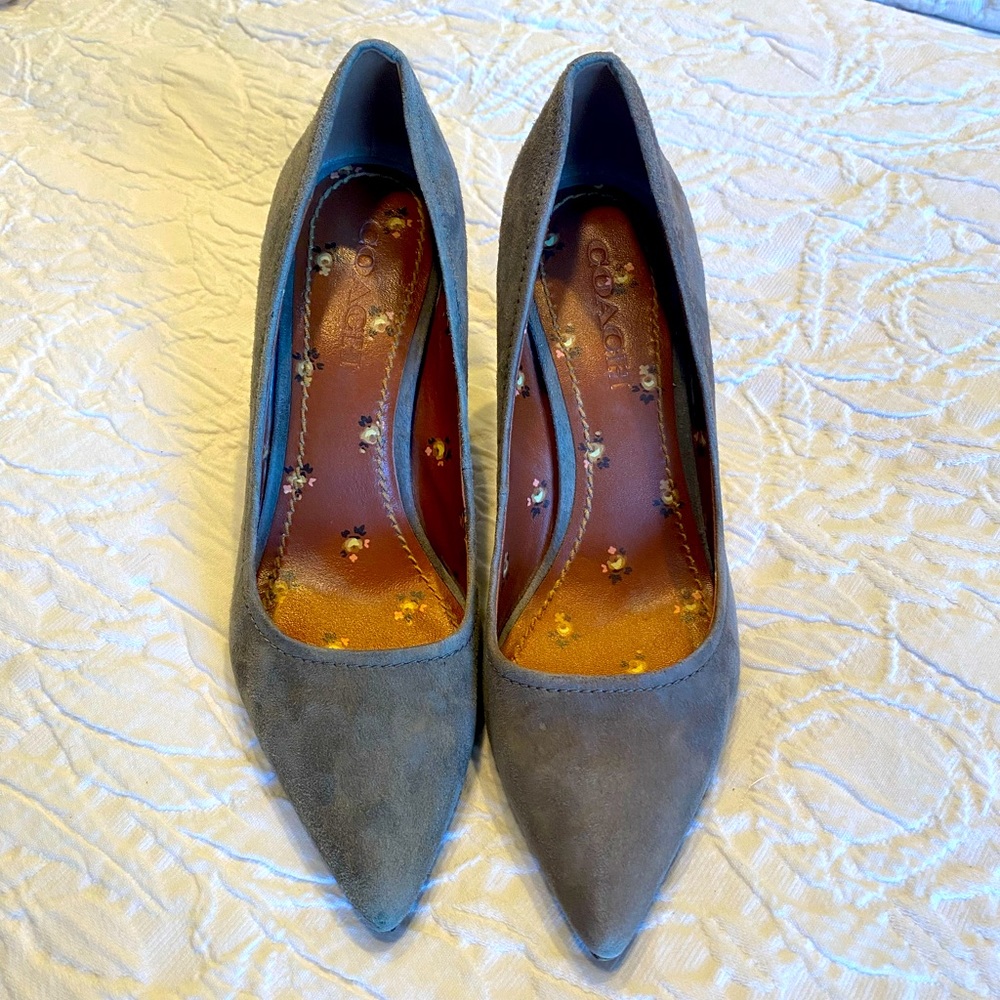 COACH Gray Suede Pumps, Size 9.